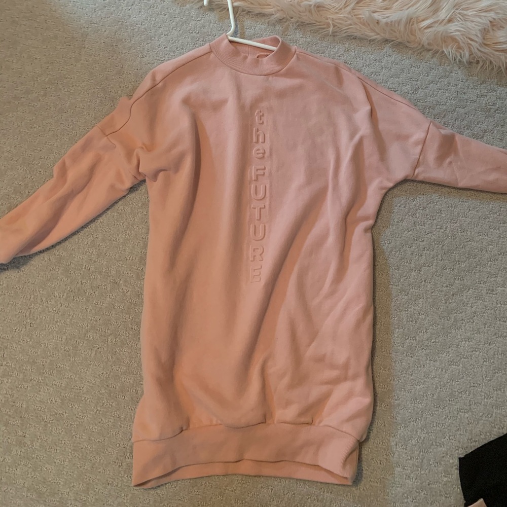 THE FUTURE pink oversized women’s sweatshirt